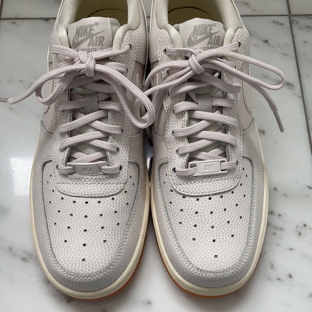 Nike Air Force 1 ‘07 Seasonal Sneakers - Picture 7 of 16